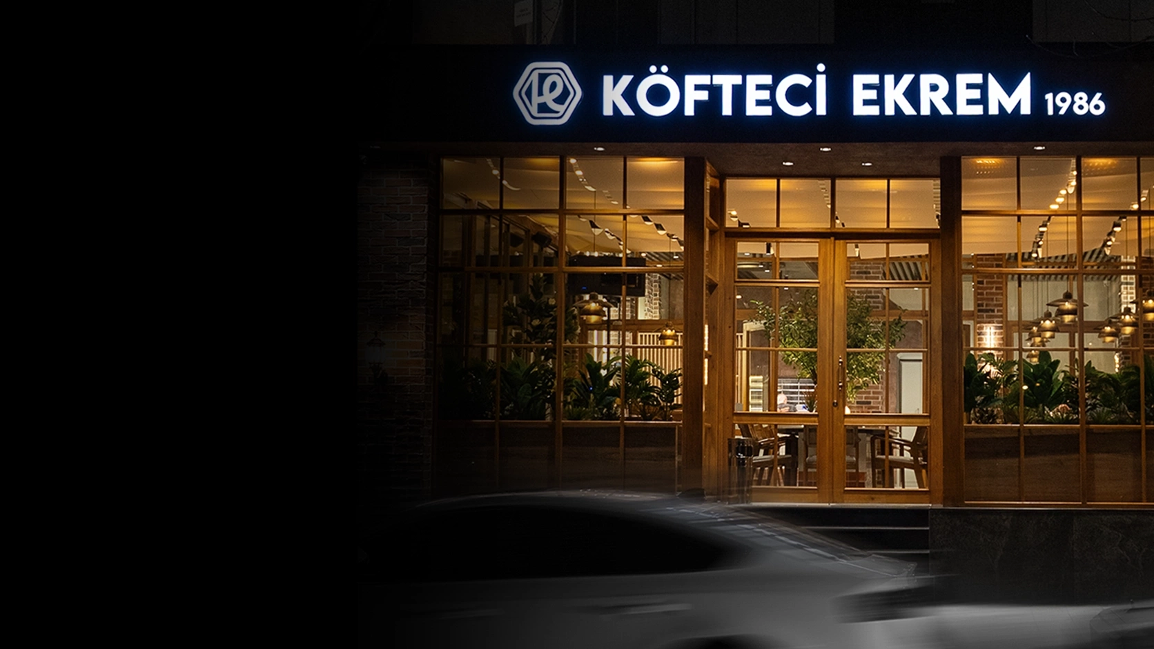 Köfteci Ekrem:
Trabzon'da Bir
Lezzet Hikayesi